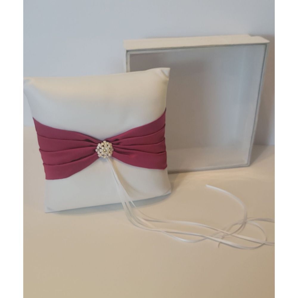 Ring Bear pillow new‎ in box
